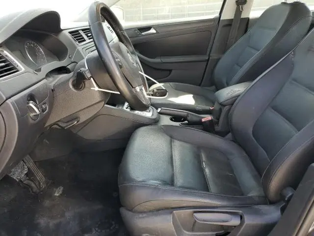 2012 VOLKSWAGEN JETTA SE  