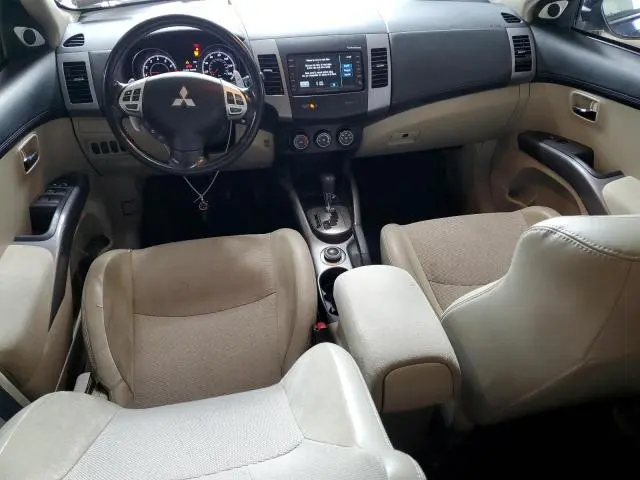 2011 MITSUBISHI OUTLANDER SE  