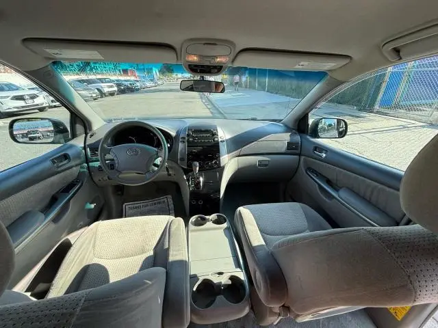 2010 TOYOTA SIENNA CE  