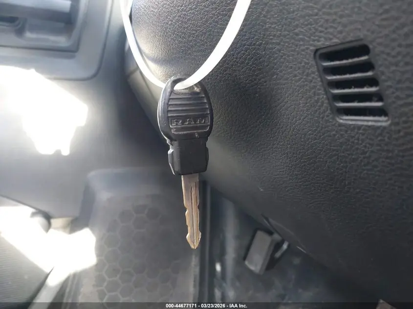 2018 RAM 1500 TRADESMAN  4X2 8' BOX