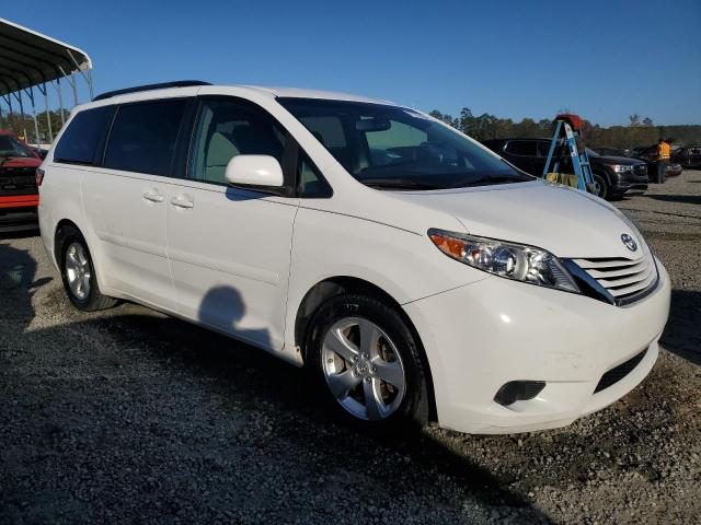 2017 TOYOTA SIENNA LE