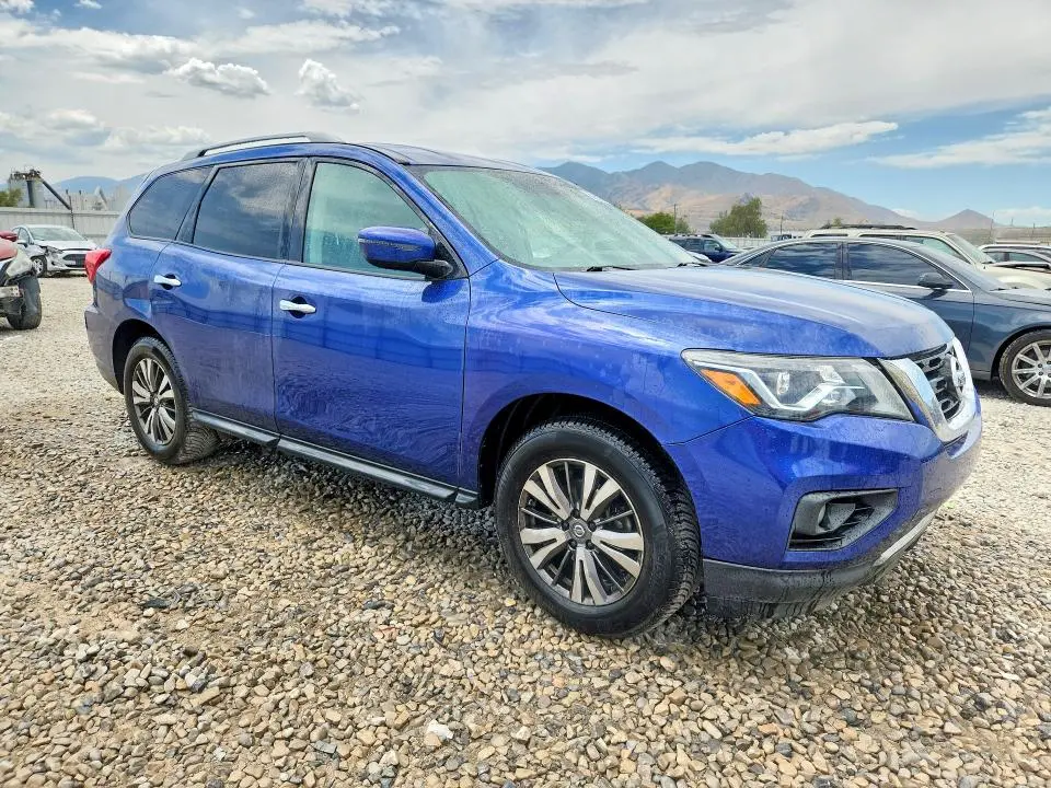 2018 NISSAN PATHFINDER SV  
