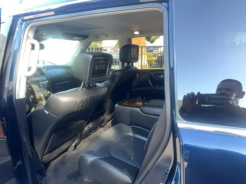 2019 INFINITI QX80 LUXE  