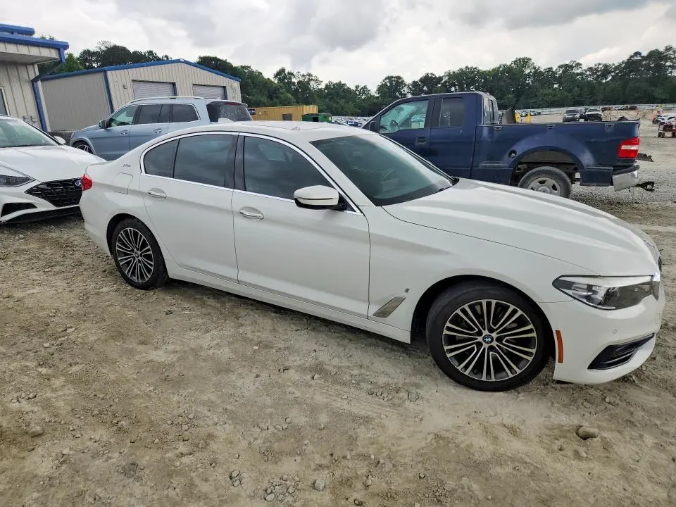 2018 BMW 530E   