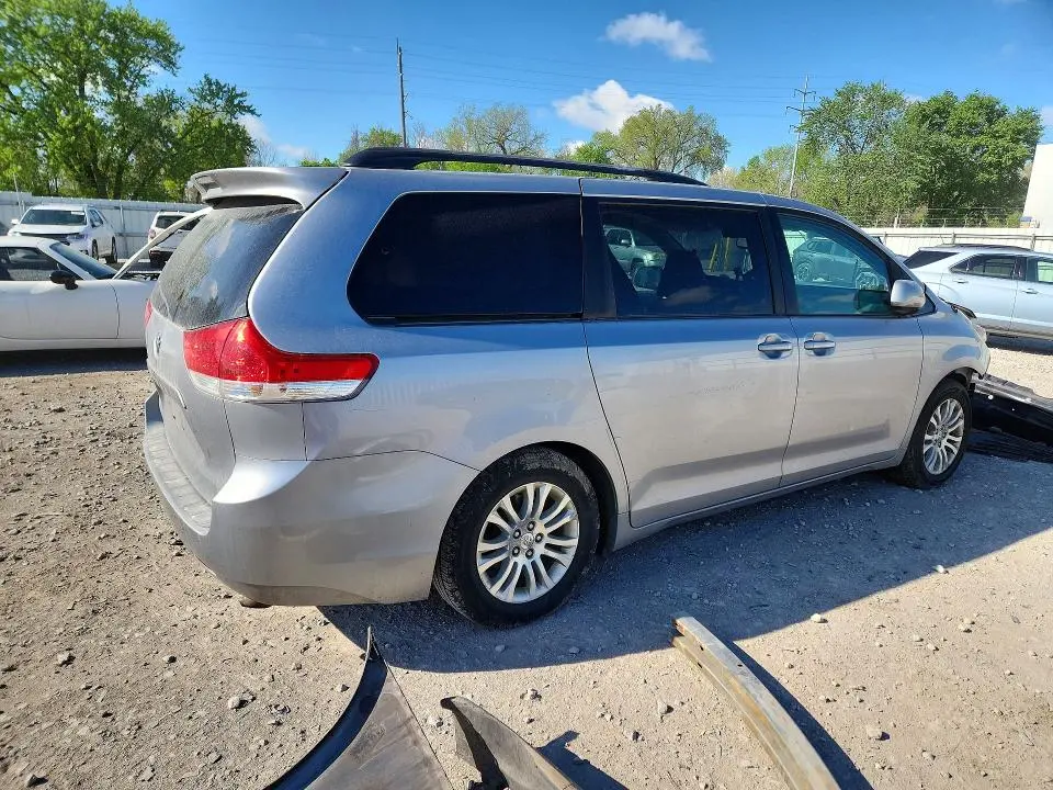 2011 TOYOTA SIENNA XLE 8-PASSENGER  