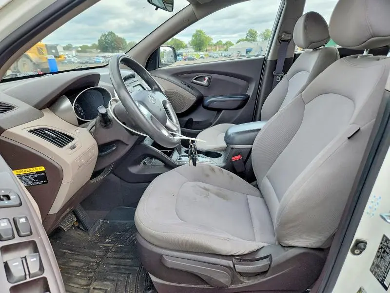 2011 HYUNDAI TUCSON GL  