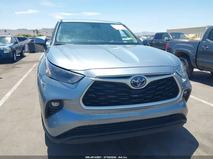 2023 TOYOTA HIGHLANDER HYBRID LE