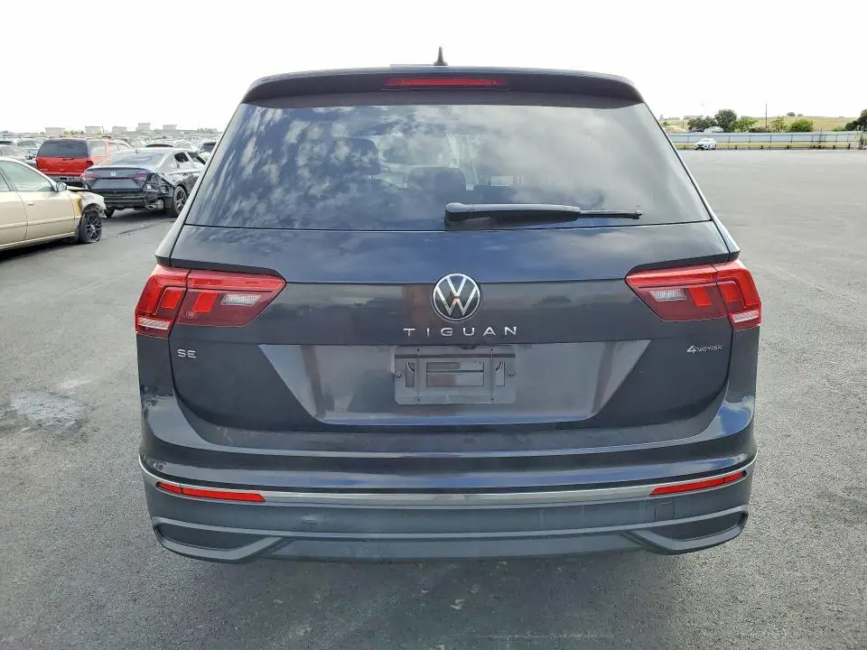 2022 VOLKSWAGEN TIGUAN SE  