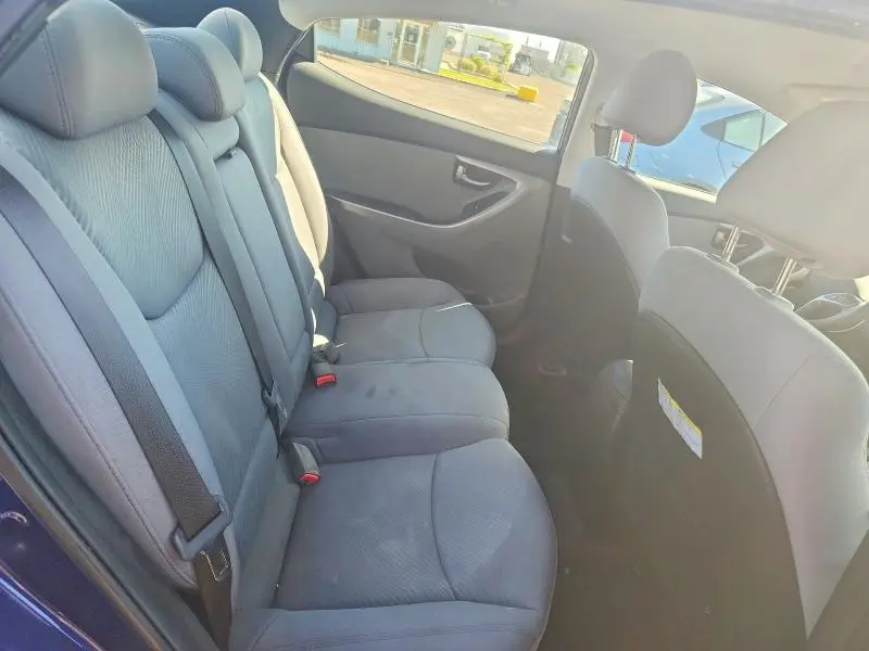 2013 HYUNDAI ELANTRA GL  