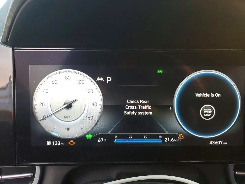 2022 HYUNDAI ELANTRA   