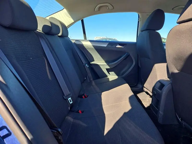 2015 VOLKSWAGEN JETTA SE  