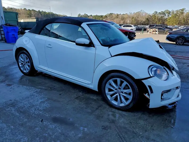 2017 VOLKSWAGEN BEETLE S/SE  