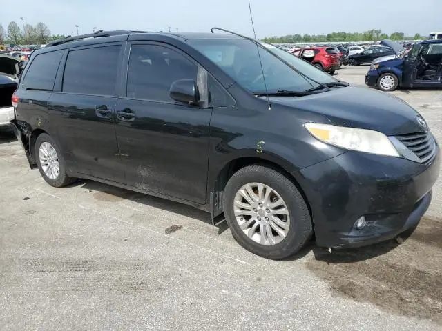 2011 TOYOTA SIENNA XLE  