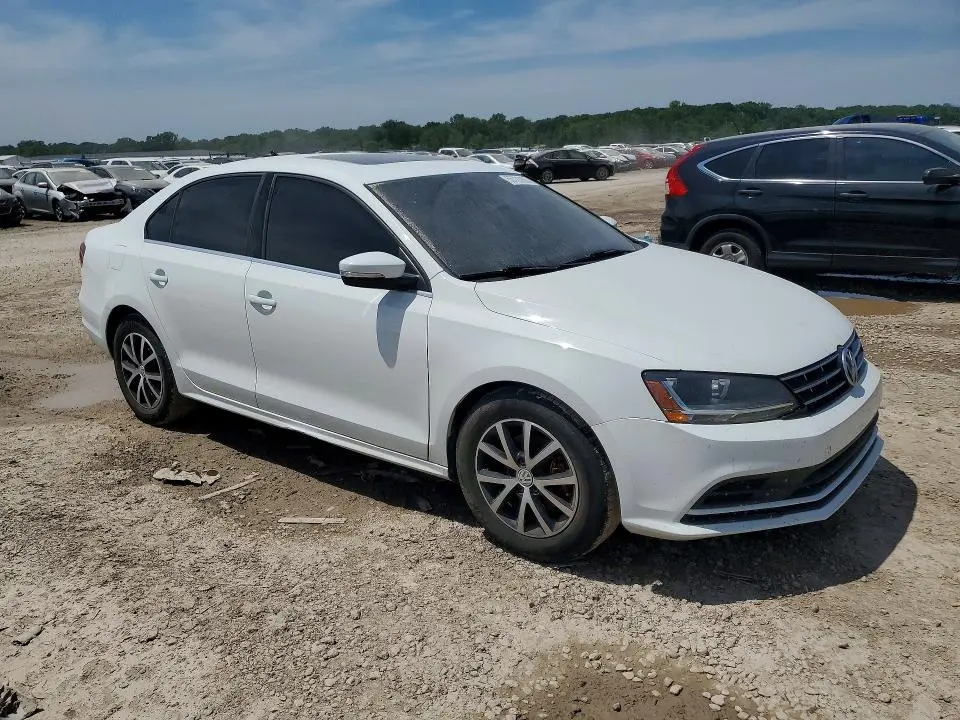 2018 VOLKSWAGEN JETTA SE  