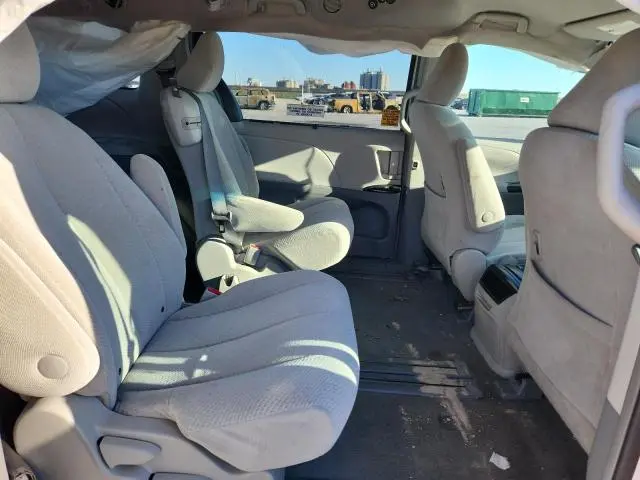 2011 TOYOTA SIENNA LE  