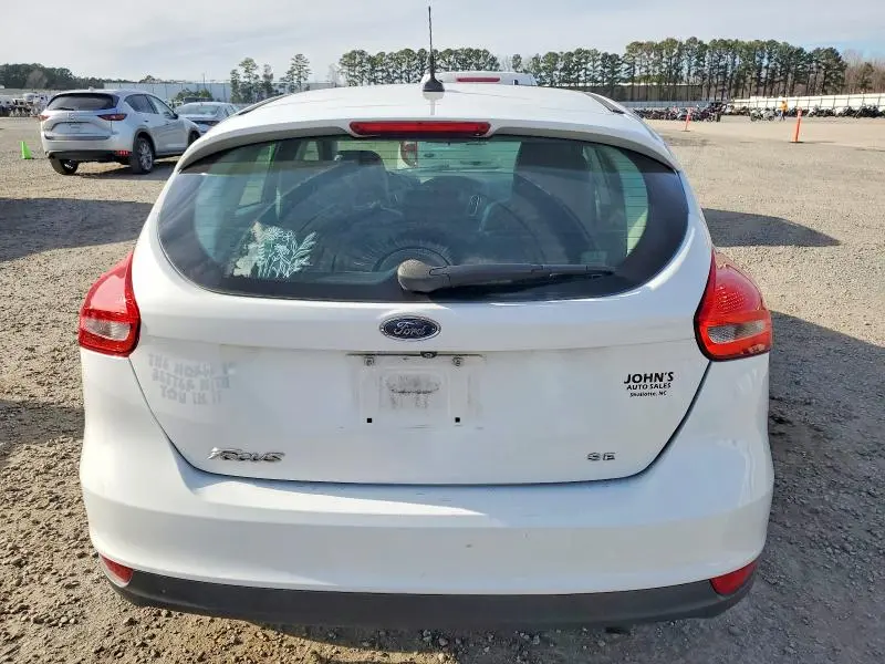 2015 FORD FOCUS SE  