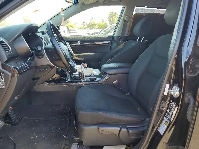 2014 KIA SORENTO LX  