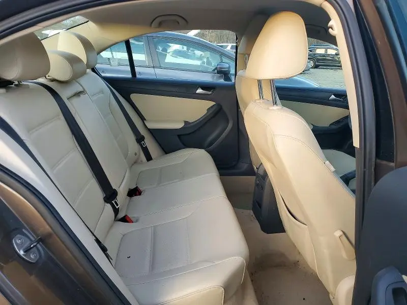 2014 VOLKSWAGEN JETTA SE  