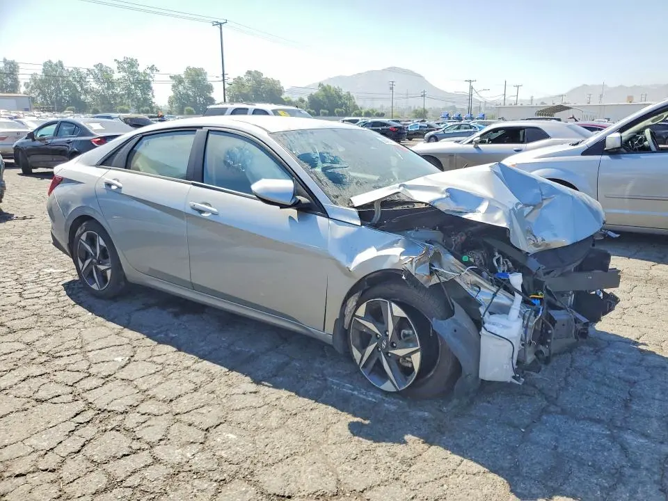 2023 HYUNDAI ELANTRA SEL  