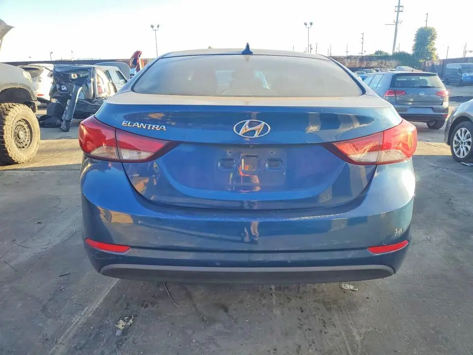 2015 HYUNDAI ELANTRA SE  