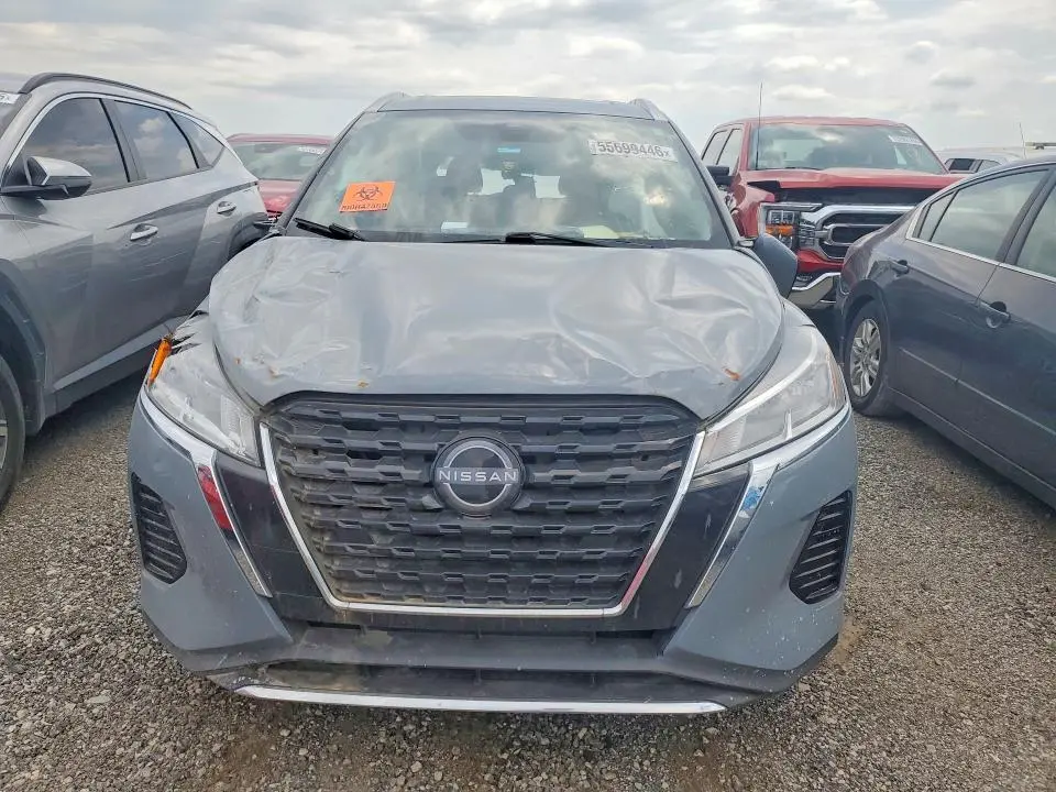 2024 NISSAN KICKS SV  