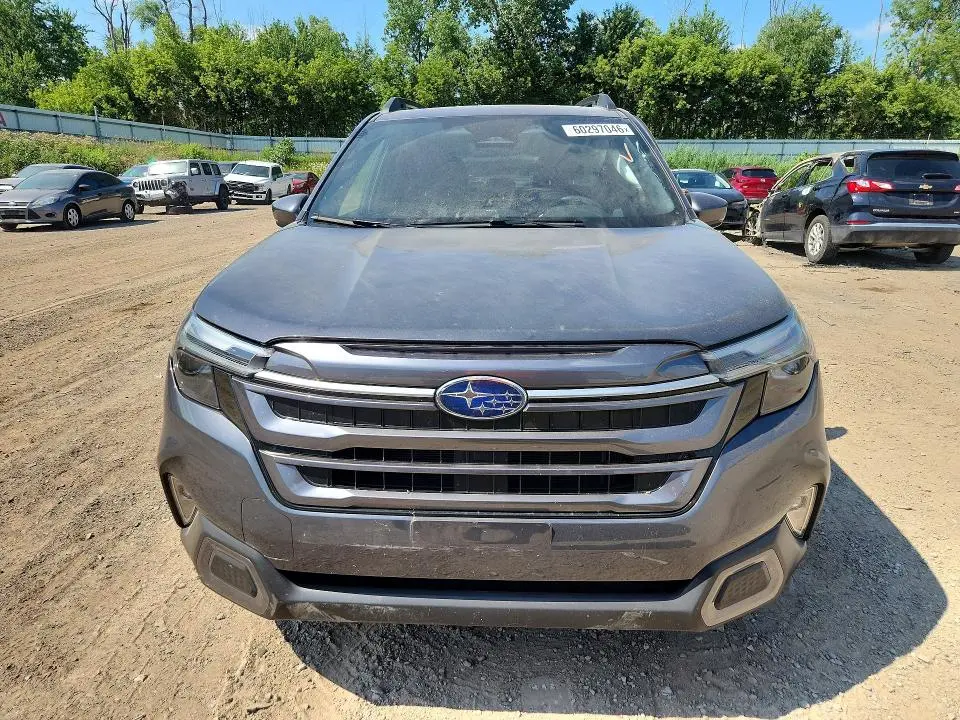2025 SUBARU FORESTER LIMITED  