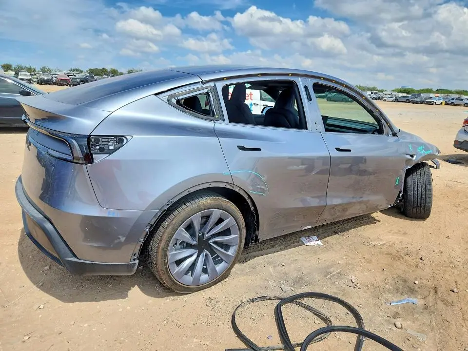 2026 TESLA MODEL Y   