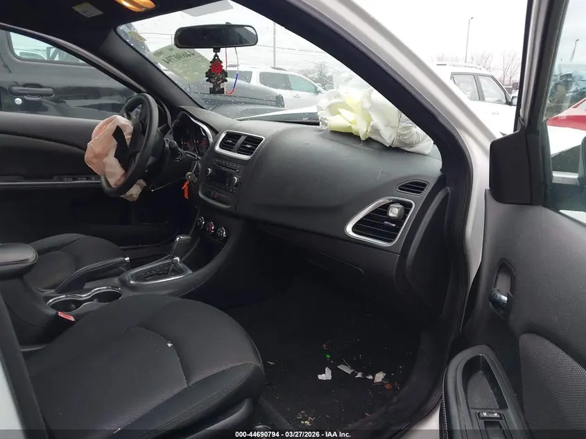 2014 DODGE AVENGER SE
