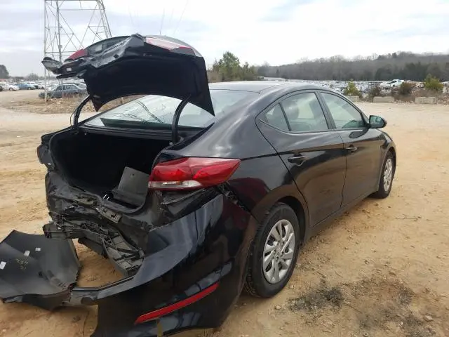 2018 HYUNDAI ELANTRA SE