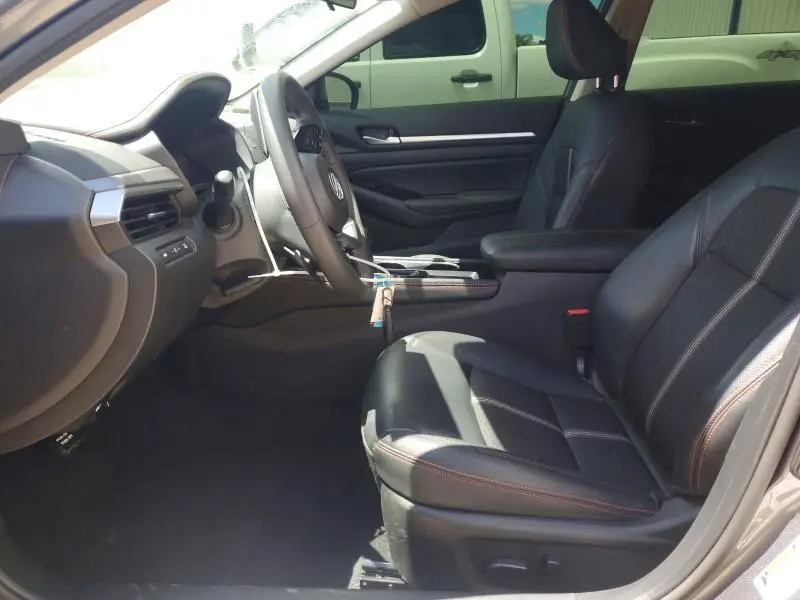 2024 NISSAN ALTIMA SR  