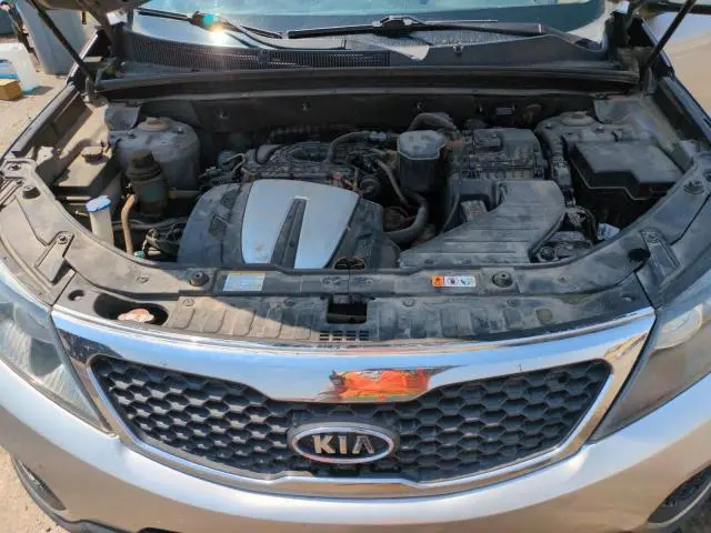 2013 KIA SORENTO LX  
