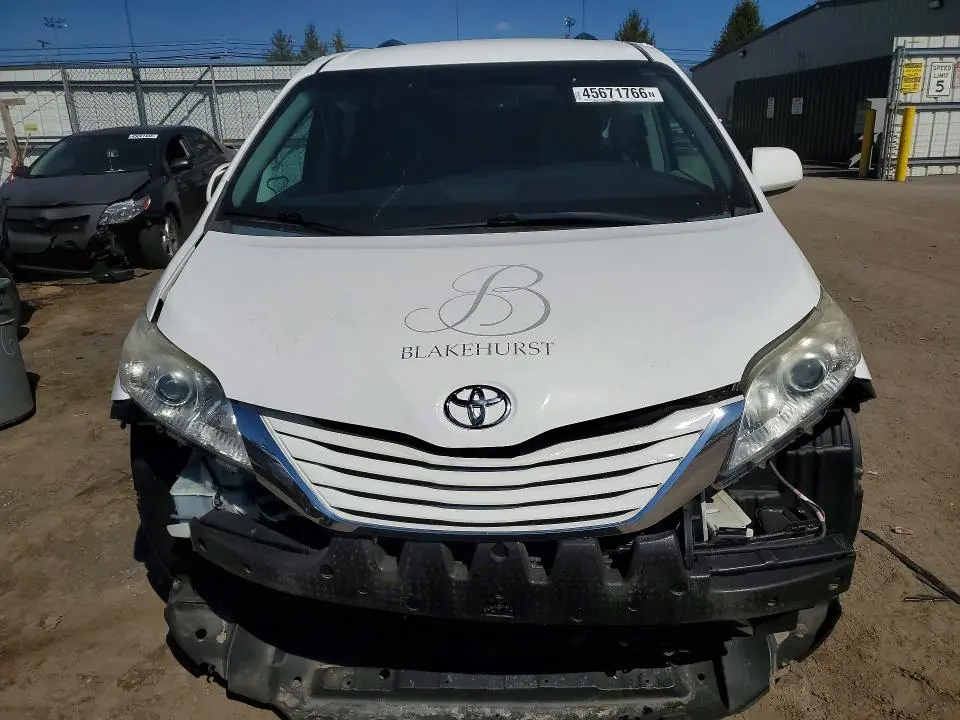 2015 TOYOTA SIENNA LE MOBILITY 7-PASSENGER  