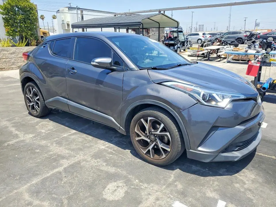 2018 TOYOTA C-HR XLE  