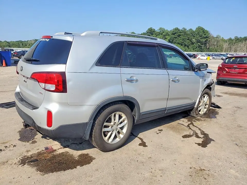 2015 KIA SORENTO LX  