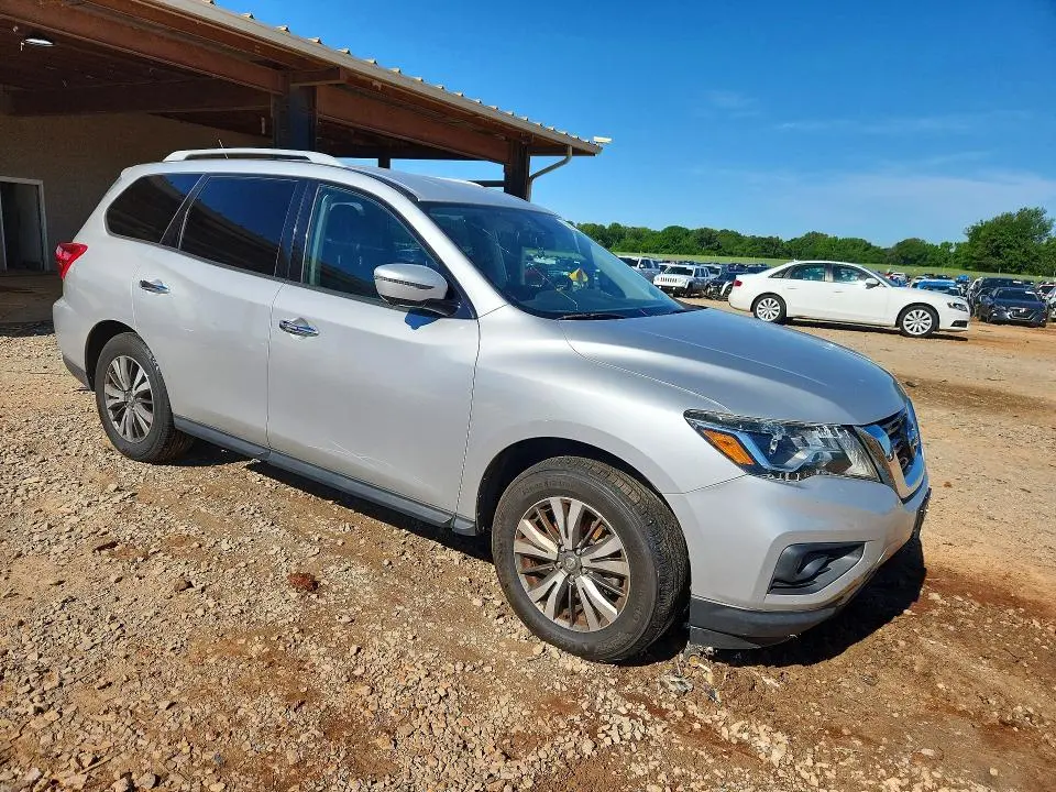 2017 NISSAN PATHFINDER SL  