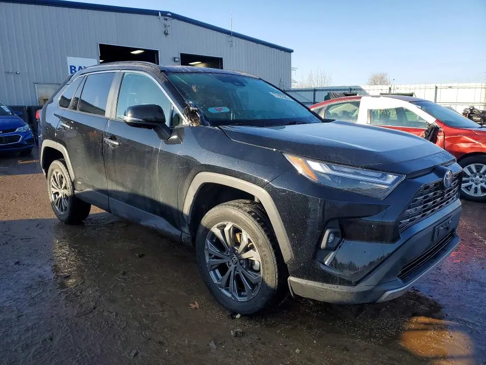 2022 TOYOTA RAV4 LIMITED  