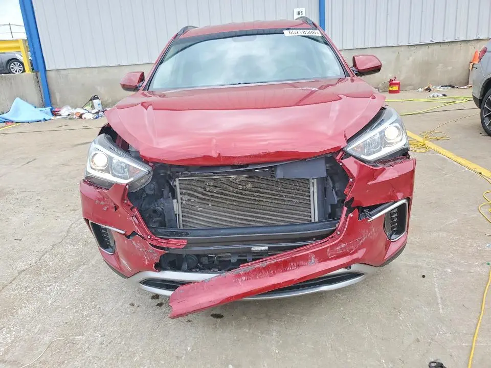 2018 HYUNDAI SANTA FE SE  