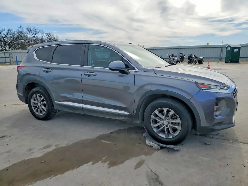 2020 HYUNDAI SANTA FE SE  