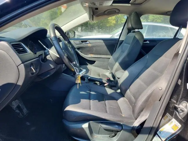 2011 VOLKSWAGEN JETTA SE  