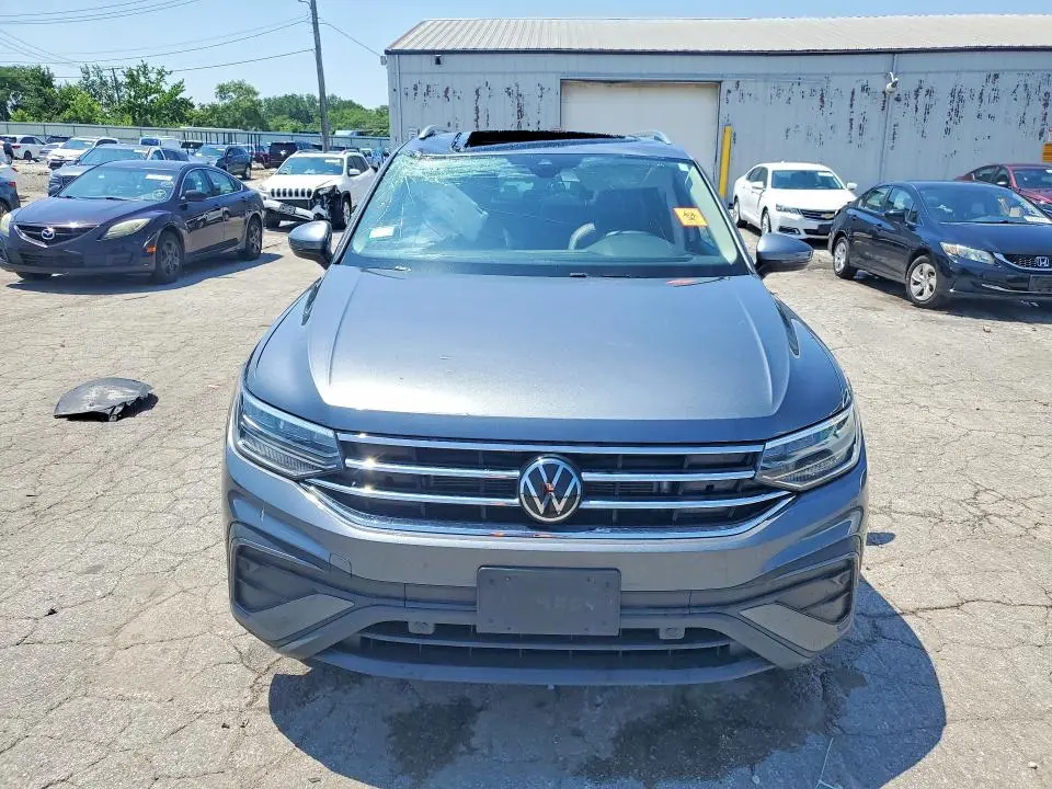 2022 VOLKSWAGEN TIGUAN SE  