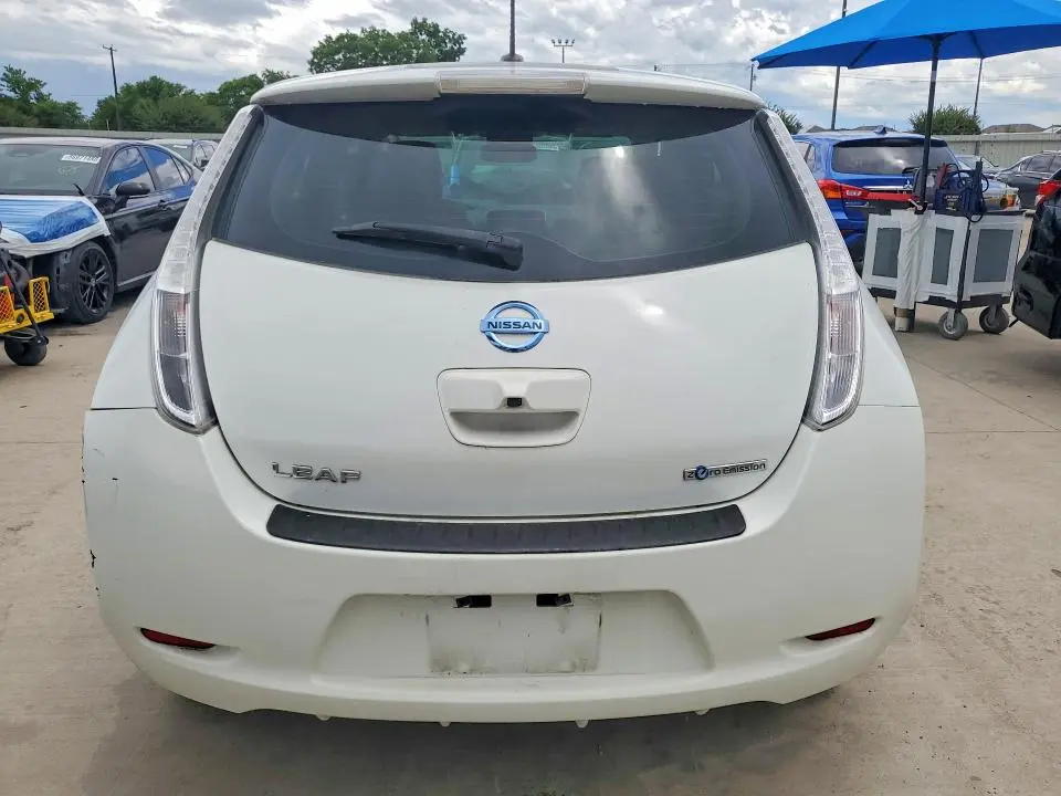 2015 NISSAN LEAF SL  