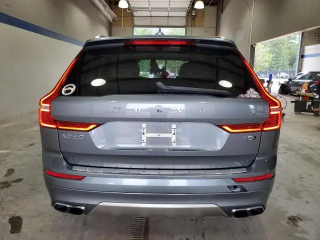 2018 VOLVO XC60 T5 MOMENTUM  
