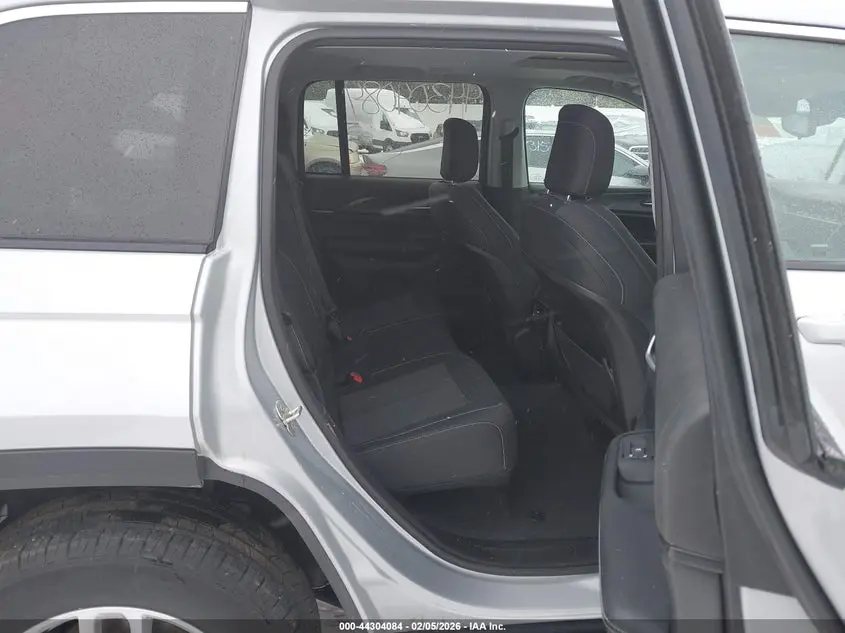 2023 JEEP GRAND CHEROKEE LAREDO X 4X4