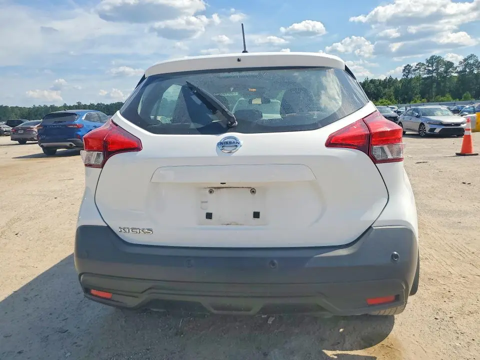 2020 NISSAN KICKS S  