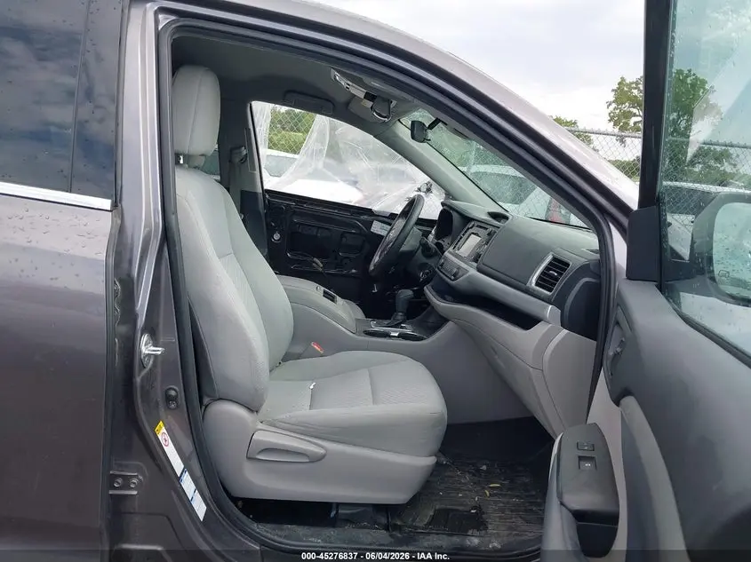 2019 TOYOTA HIGHLANDER LE