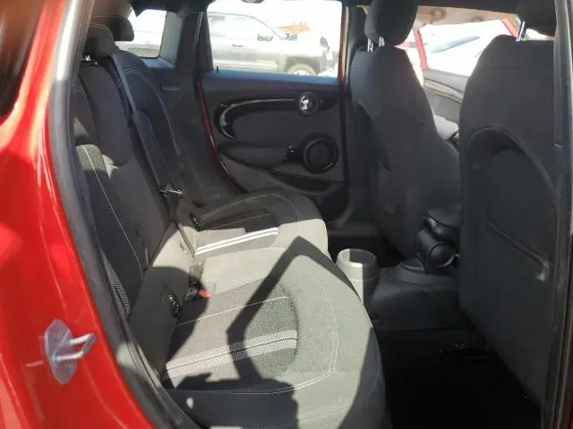 2016 MINI COOPER S  