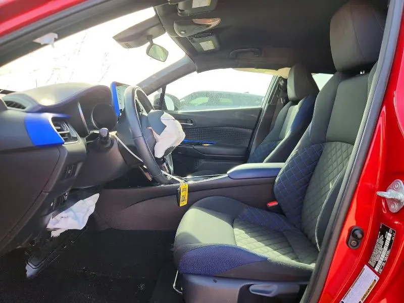2021 TOYOTA C-HR XLE  