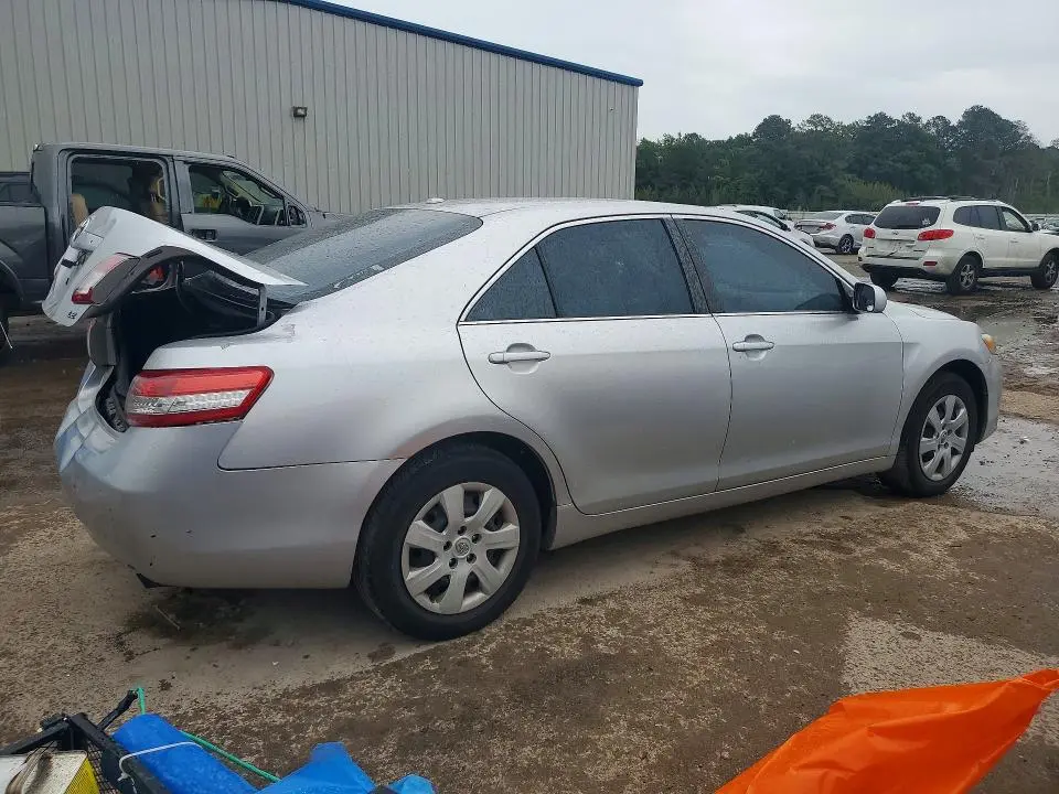 2010 TOYOTA CAMRY LE  