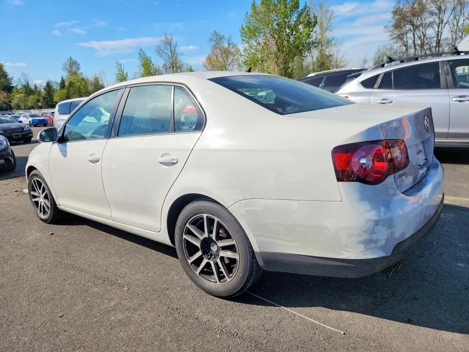 2010 VOLKSWAGEN JETTA S  
