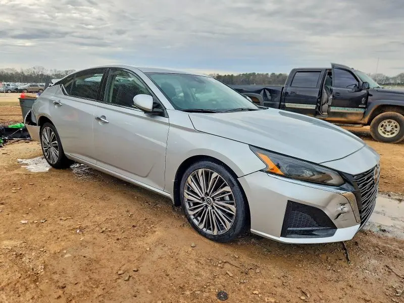 2024 NISSAN ALTIMA SL  
